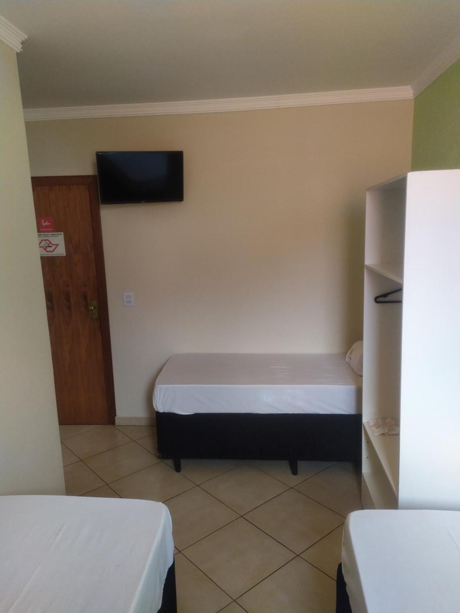 Hotel Dayse Santana de Parnaíba Kamer foto